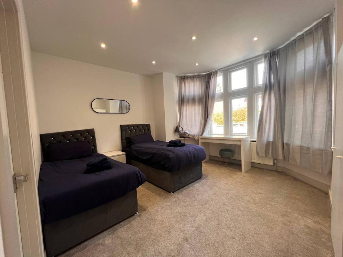 Star London Finchley Road 3-Bed Oasis With Garden Aparthotel Exterior photo